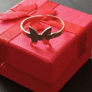 Elegant Gold Butterfly Ring